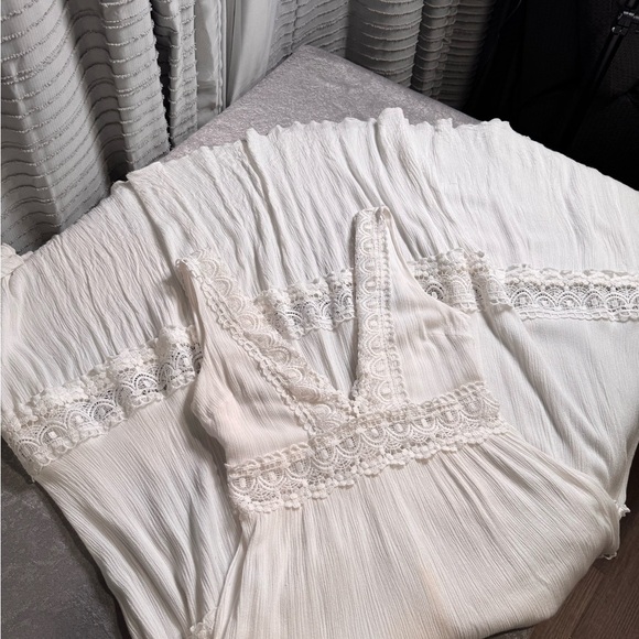 Forever 21 Cream Lace Maxi Dress - Picture 8 of 10